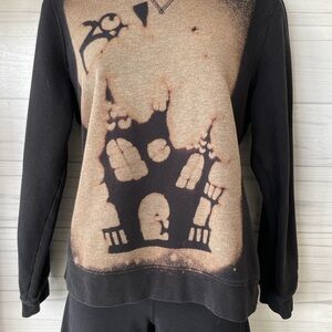 Haunted House Halloween Sweat shirt.